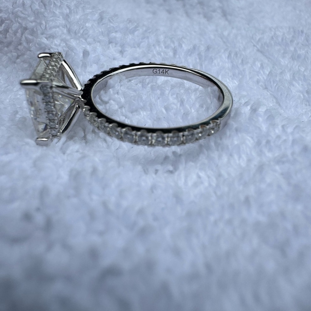 Elegant Hidden Halo 14K Women's Ring - Picture 6 of 6